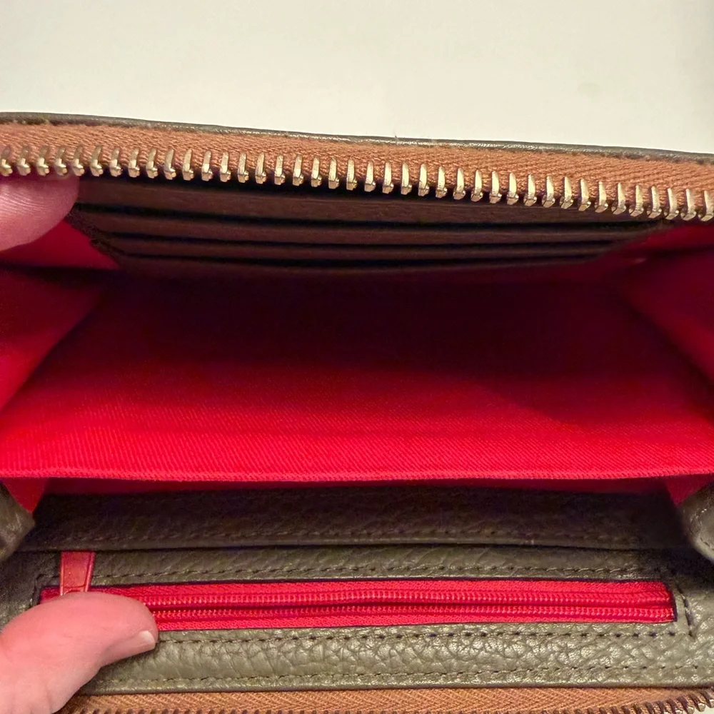 Dooney & Bourke Olive Green Leather Wallet - Picture 5 of 13